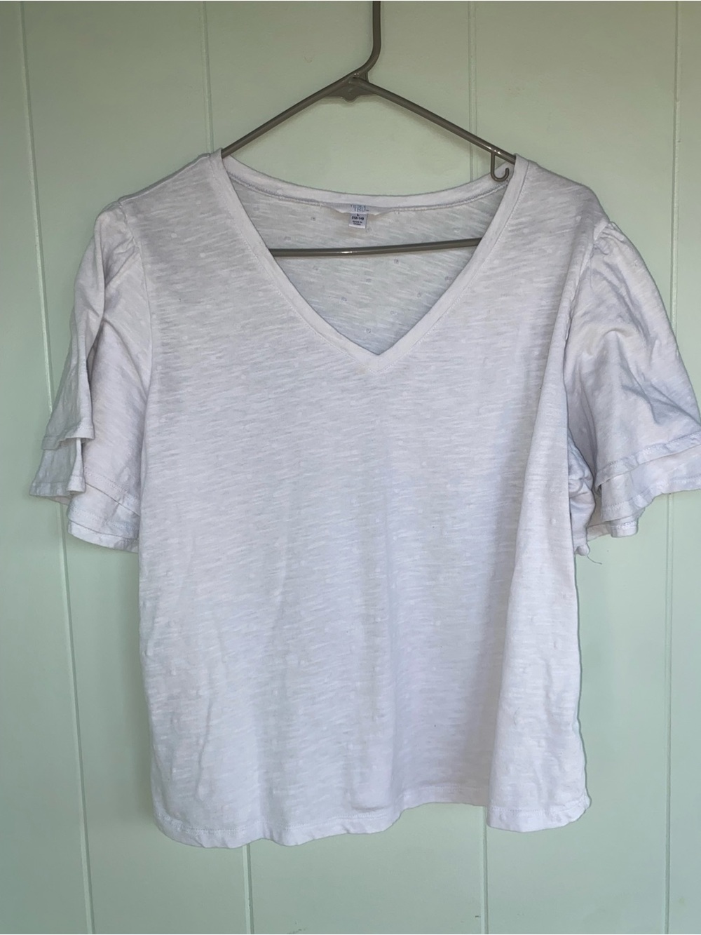Time and Tru White V-Neck Ruffle Sleeve Short Sleeve Tee